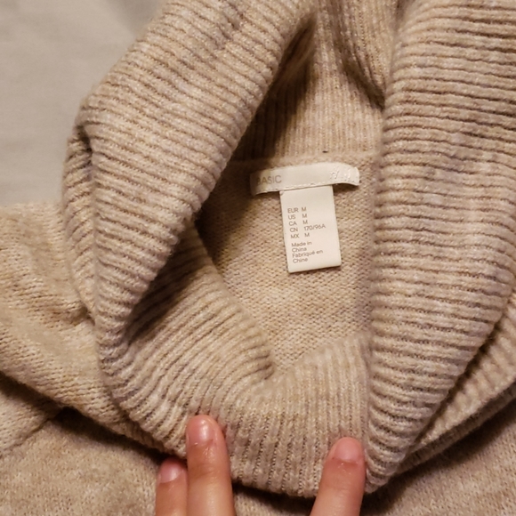 Sweater - Picture 3 of 3